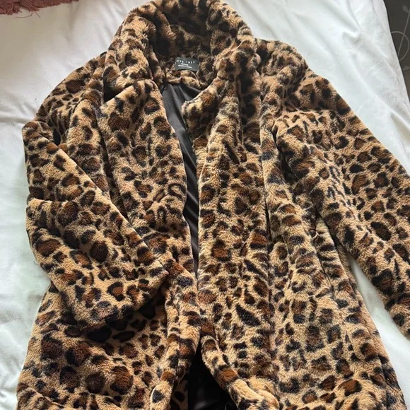 Leopard Print Faux Fur Coat Size M - Picture 1 of 3